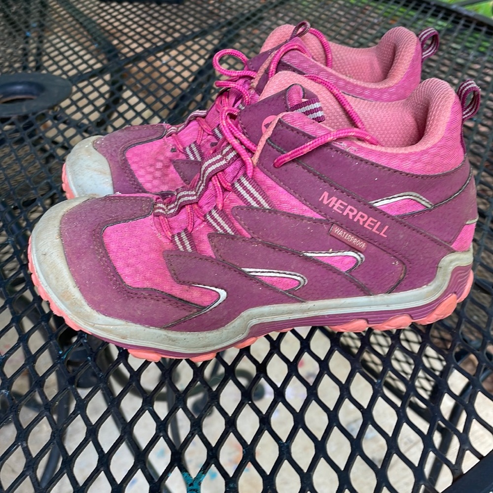 Girls Merrell Hiking Boots Size 2